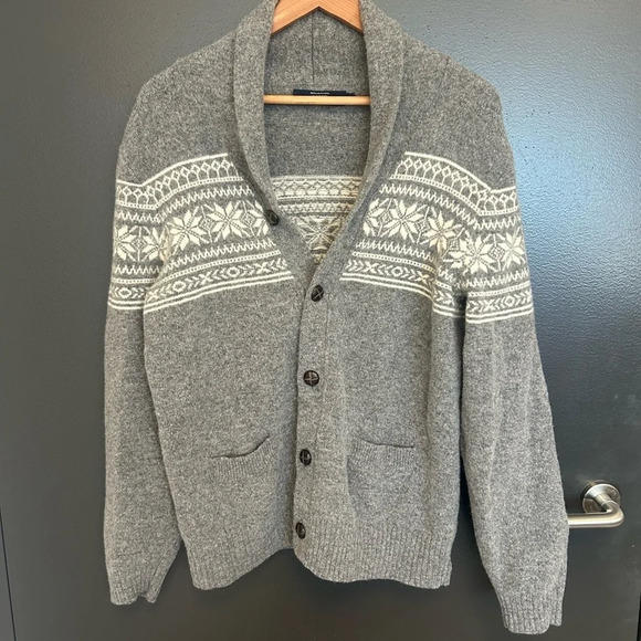 J.Crew men’s wool cardigan size  M good used condition back has a couple flaws - Picture 2 of 8